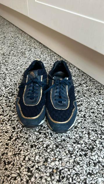 SCAPA-SPORTS navy sneakers met gouden biezen. Mt 37 beschikbaar voor biedingen