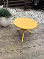 Buitentafel bijzettafel geel 2 hoogtes als nieuw, Tuin en Terras, Tuintafels, Ophalen of Verzenden, Zo goed als nieuw, Rond