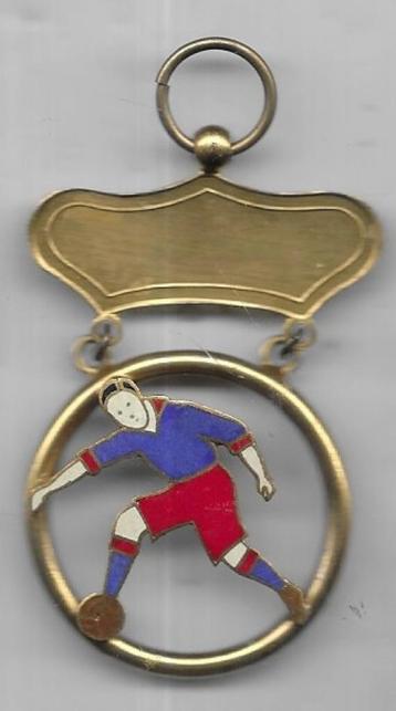 EMAILE VOETBAL MEDAILLE beschikbaar voor biedingen