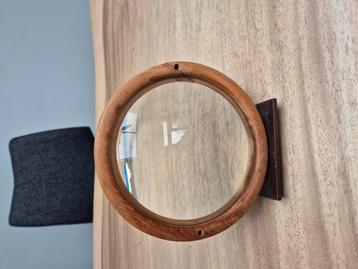 Heel mooi tafel vergrootglas van hout beschikbaar voor biedingen