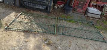 vol ijzeren poort hek van 4 meter breed beschikbaar voor biedingen
