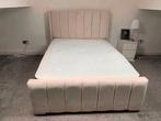 Stijlvol Bed met Panelen, Verzenden, Wit, Dekbedovertrek, Nieuw