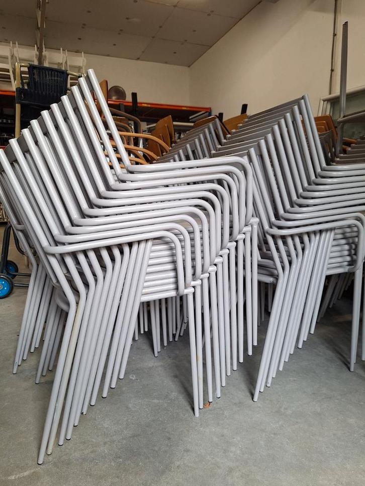 92 x Metalen design stoelen kantine terras tuin horeca cafe, Huis en Inrichting, Stoelen, Zo goed als nieuw, Vijf, Zes of meer stoelen