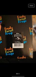 Freaky Forest Frogs - Blauwe Pijlgifkikker - Nieuw!, Ophalen of Verzenden, Nieuw, Dier