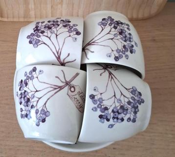 4 kop en schotels Jet ter Steege - Elderberry - ( veenbes)  beschikbaar voor biedingen