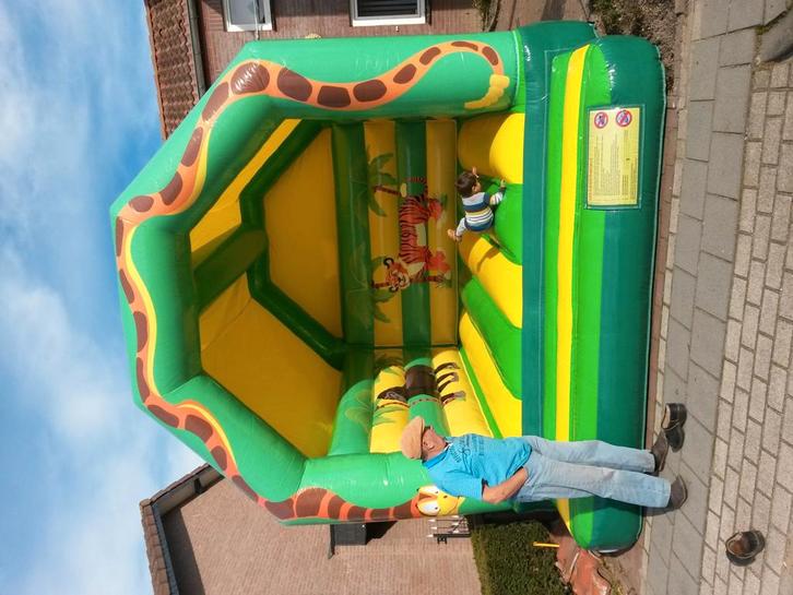 Springkussen te koop., Hobby en Vrije tijd, Feestartikelen | Verhuur, Zo goed als nieuw, Ophalen