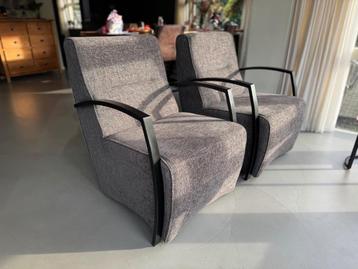 2x relax Fauteuil mat zwart frame beschikbaar voor biedingen