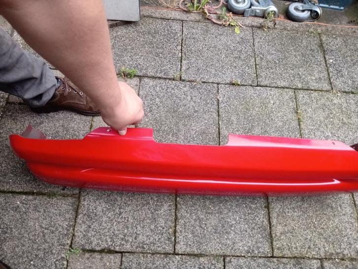 Canta voor bumper rood ruilen., Auto-onderdelen, Carrosserie en Plaatwerk, Bumper, Overige automerken, Voor, Gebruikt, Ophalen