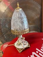 Porseleinen lampje, Ophalen, Zo goed als nieuw, Figuurtje