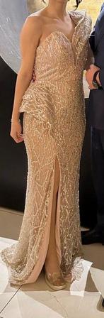 Elegante beige galajurk met split, Kleding | Dames, Maat 38/40 (M), Beige, Ophalen of Verzenden, Zo goed als nieuw