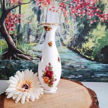 Royal Albert 'Old Country Roses', klein vaasje beschikbaar voor biedingen