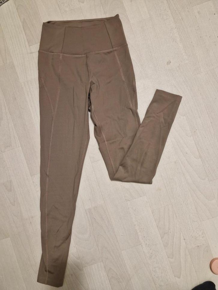 Girlfriend Collective legging maat XS - beige/taupe, Kleding | Dames, Sportkleding, Zo goed als nieuw, Fitness of Aerobics, Maat 34 (XS) of kleiner