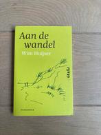 Aan de wandel - Wim Huijser - 1e druk, Ophalen of Verzenden, Gelezen, Nederland