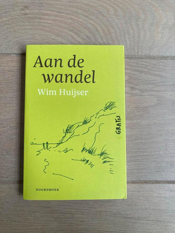 Aan de wandel - Wim Huijser - 1e druk, Boeken, Romans, Gelezen, Nederland, Ophalen of Verzenden