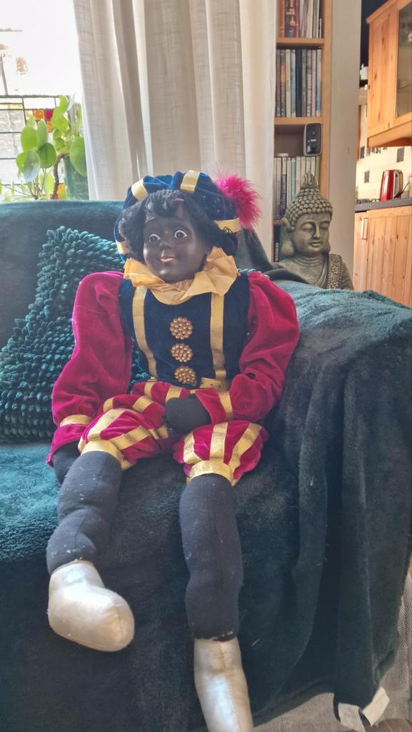 Zwarte Piet V&D, Verzamelen, Poppen, Ophalen