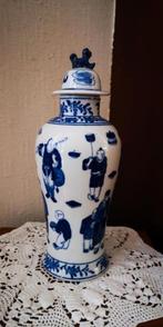 Mosa blauwwitte gedekselde balustervaas in Chinese stijl, Antiek en Kunst, Ophalen of Verzenden