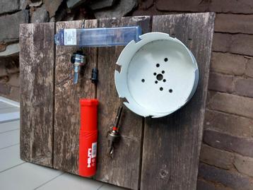 Gaten boor van 160 met adapter beschikbaar voor biedingen