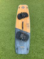 Lieuwe Shotgun 133 met Naish Apex bindingen, Watersport en Boten, Kitesurfen, Twintip, Ophalen of Verzenden, Gebruikt, Kiteboard
