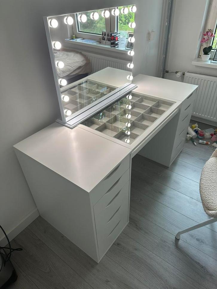 Nieuw make up tafel + spiegel en verdeler, Huis en Inrichting, Bureaus, Nieuw, Ophalen