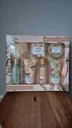Magnolia douche shower body care giftset, Ophalen of Verzenden, Nieuw, Poppenhuis
