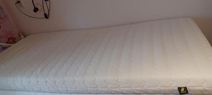 Eenpersoons matras, Huis en Inrichting, Slaapkamer | Matrassen en Bedbodems, Zo goed als nieuw, 90 cm, Eenpersoons, Ophalen