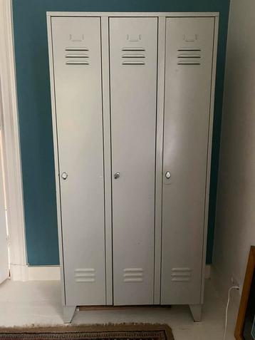 Lockerkast, 3 deuren, 90cm breed beschikbaar voor biedingen