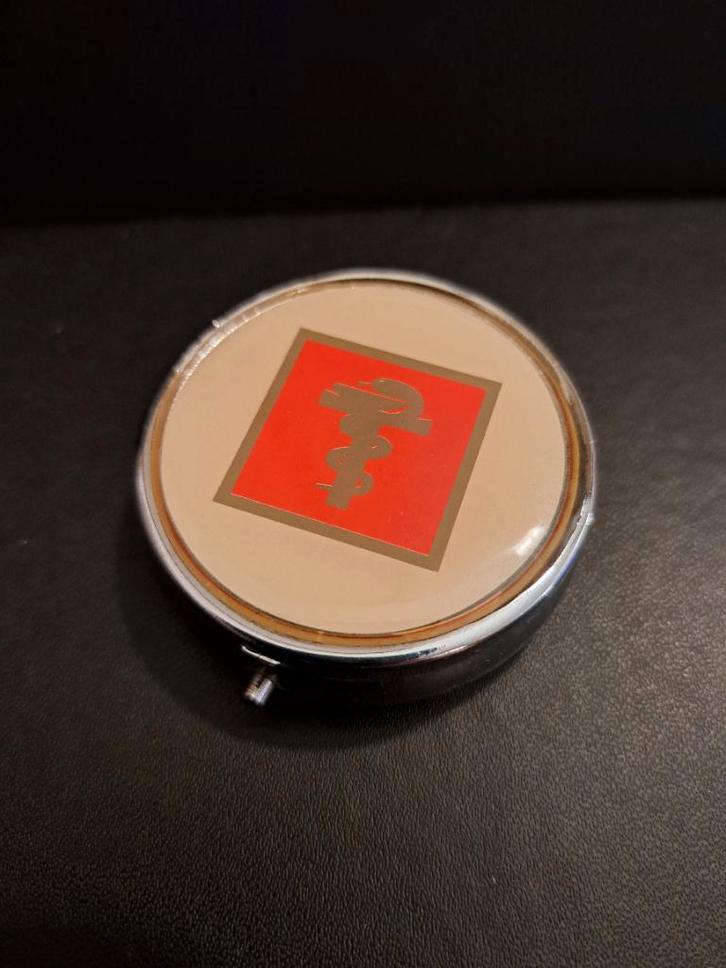 pillendoosje, Antiek en Kunst, Curiosa en Brocante, Ophalen of Verzenden