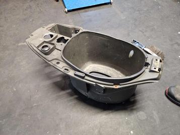 Buddy bak - helmbak Piaggio Typhoon Nrg Ntt grijs gebruikt beschikbaar voor biedingen