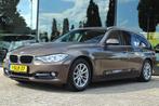 BMW 3-SERIE TOURING 320D AUT. SPORT-LINE EDE | XENON | NAVI, Auto's, Automaat, 4 cilinders, Bruin, Origineel Nederlands