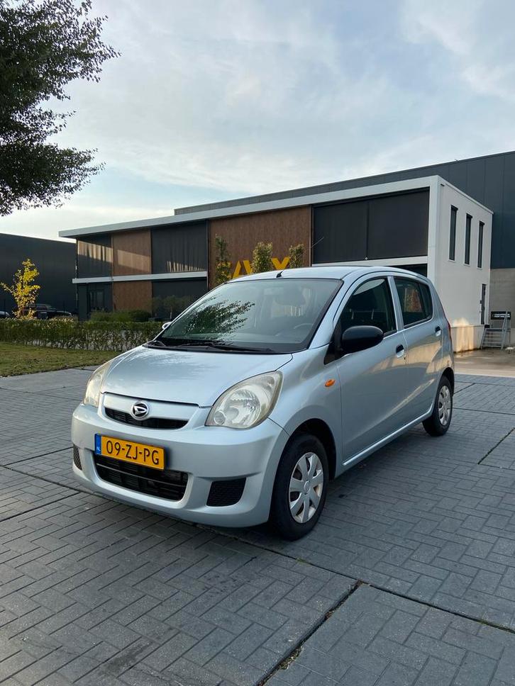 Daihatsu Cuore 1.0 5D 2008 Grijs, Auto's, Daihatsu, Particulier, Cuore, Airbags, Alarm, Metallic lak, Mistlampen, Radio, Benzine