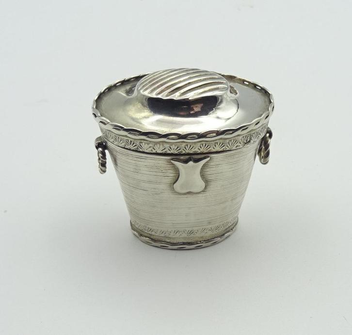 Lodereindoosje, Hollands antiek, zilver. 110,00 euro., Antiek en Kunst, Antiek | Goud en Zilver, Zilver, Verzenden