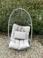 Ei stoel met kussens- Zonder standaard, Ophalen, Gebruikt, Wicker