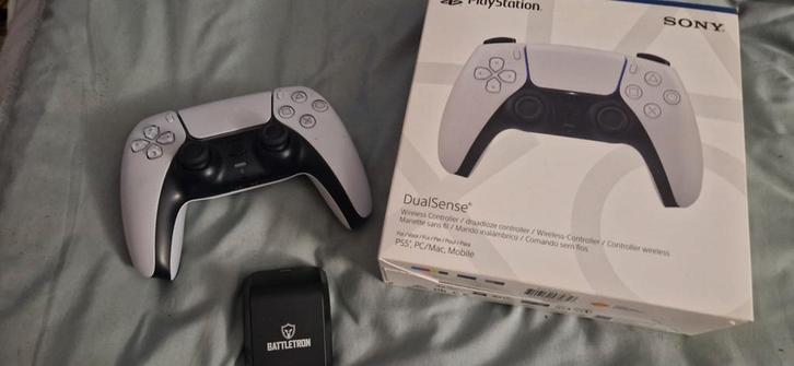 DualSense draadloze controller V2, Spelcomputers en Games, Spelcomputers | Sony PlayStation Consoles | Accessoires, Zo goed als nieuw