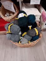 Nieuwe Bollen Wol - Diverse Kleuren prijs p/st, Ophalen of Verzenden, A, A, A