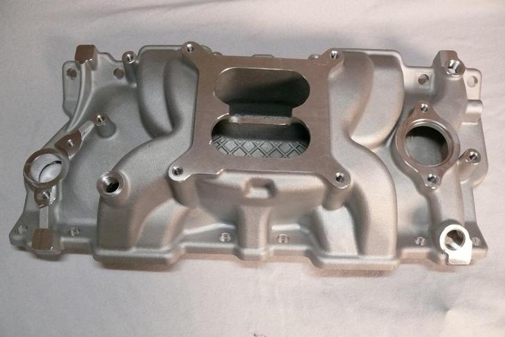 Aluminium intake manifold 1500-6500tpm, SBC, nieuw., Auto-onderdelen, Motor en Toebehoren, Amerikaanse onderdelen, Chevrolet, Nieuw