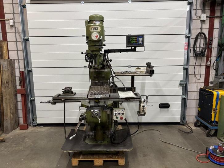 Freesmachine First type 1 ½ VS met defect zie omschrijving., Doe-het-zelf en Verbouw, Gereedschap | Freesmachines, Gebruikt, Elektrisch