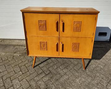 Dressoir wandmeubeltje Louis van Teeffelen voor Wébé beschikbaar voor biedingen