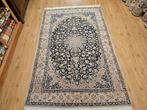 Vintage handgeknoopt perzisch tapijt nain 6la 265x160, Info@SlatsAntiek.nl, Perzisch, 150 tot 200 cm, 200 cm of meer