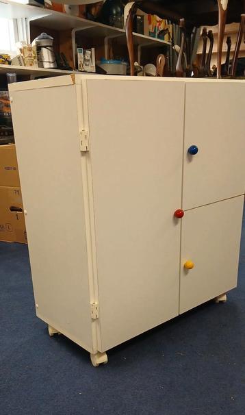 Klein Kastje op Wieltjes beschikbaar voor biedingen