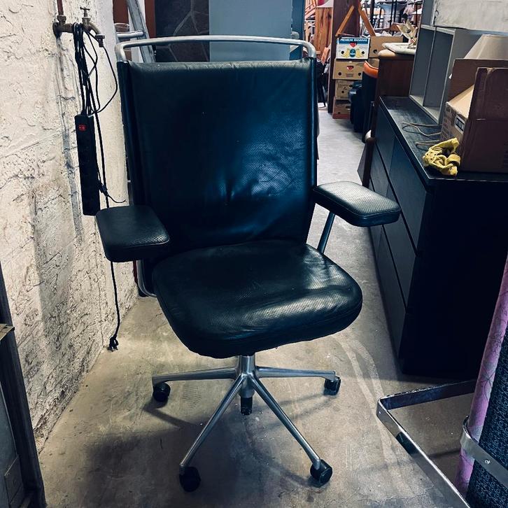 Vitra AC2 door Antonio Citterrio, Huis en Inrichting, Bureaustoelen, Gebruikt, Bureaustoel, Zwart, Ergonomisch, Ophalen