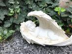 Beeld van engel, slapend in zijn vleugels, gemaakt van polys, Tuin en Terras, Ophalen of Verzenden, Kunststof, Engelenbeeld