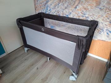 Kees campingbed met matras en klamboe beschikbaar voor biedingen