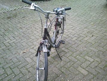 Dames fiets met 28 inch wielen en 21 versnellingen  beschikbaar voor biedingen