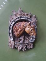Klein schilderijtje/beeldje v.e. paardenhoofd in hoefijzer, Ophalen of Verzenden, Gebruikt, Dier