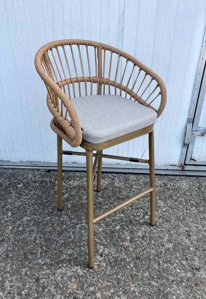 4 stuks mooie luxe outdoor horeca terras barkrukken, Huis en Inrichting, Barkrukken, Zo goed als nieuw, 60 tot 90 cm, Kunststof