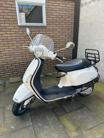 Knappe Vespa LX50 heeft wat liefde nodig