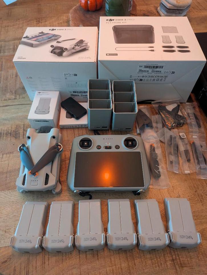 DJI Mini 3 Pro Fly More Combo + 6 accu’s + accessoires, Audio, Tv en Foto, Drones, Zo goed als nieuw, Drone met camera, Ophalen