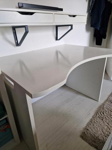 Wit bureau mdf beschikbaar voor biedingen