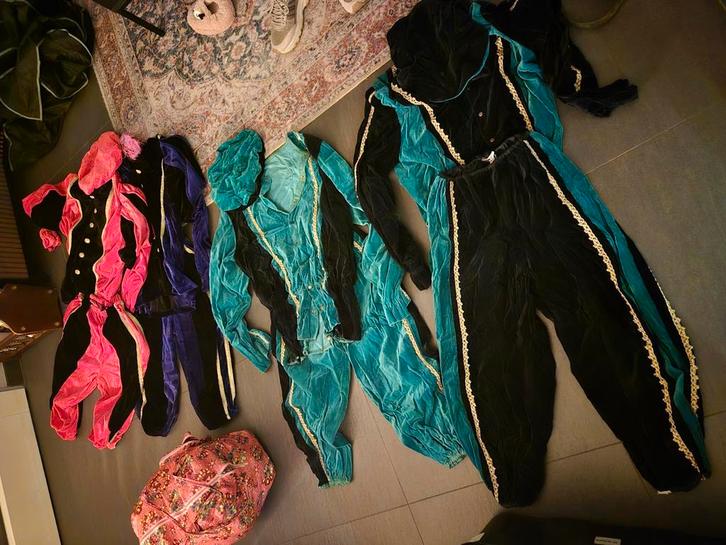 Heel veel verschillende pieten pakken, Kinderen en Baby's, Carnavalskleding en Verkleedspullen, Gebruikt, Jongen of Meisje, Ophalen of Verzenden