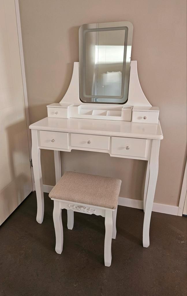 Kaptafel met krukje - Stijlvol en praktisch voor meisjes, Huis en Inrichting, Tafels | Kaptafels, Zo goed als nieuw, 100 tot 150 cm